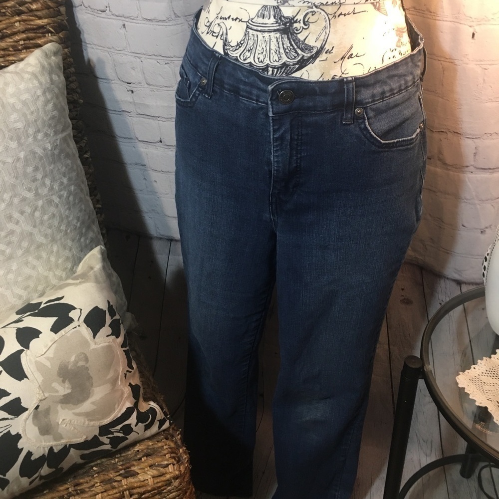 Gloria Vanderbilt stretch denim jean - Picture 2 of 10